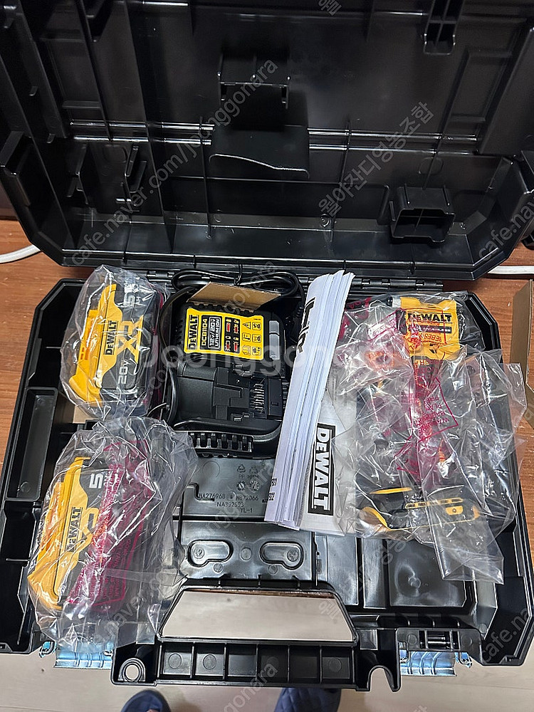 디월트 컷소 임패 드릴 함마 로타리 함마 앙카드릴 등등 여러가지 충전공구--0